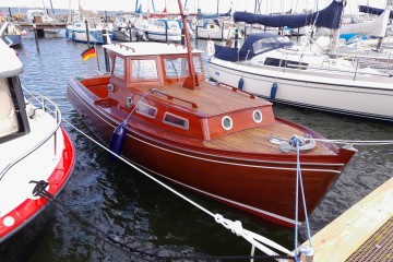 Holzmotorboot in Maasholm "Rhin"