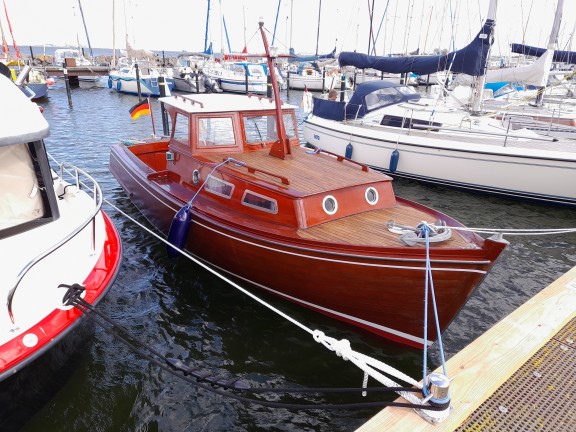 Holzmotorboot in Maasholm "Rhin"